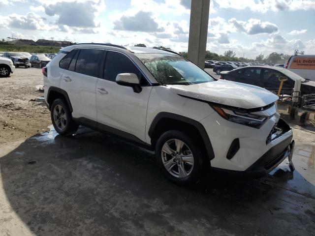 Photo 4 from auction – 2023 TOYOTA RAV4 XLE with VIN 2T3W1RFV0PC242955