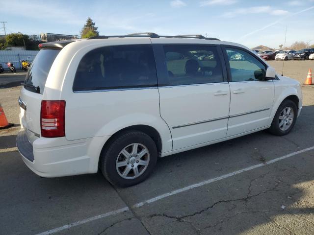 Photo 3 from auction – 2010 CHRYSLER TOWN & COU with VIN 2A4RR5D12AR108439