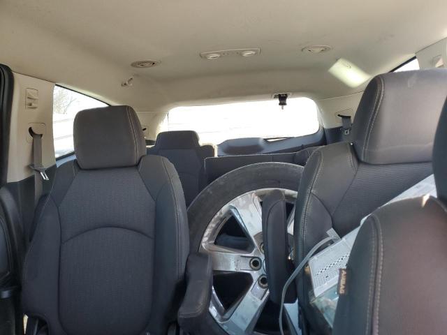 Photo 10 from auction – 2017 CHEVROLET TRAVERSE L with VIN 1GNKRGKD0HJ348305