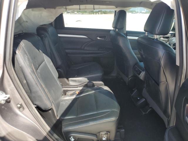 Photo 11 from auction – 2017 TOYOTA HIGHLANDER with VIN 5TDJZRFH1HS522737