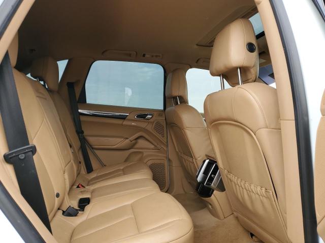 Снимка 11 от търг – 2014 PORSCHE CAYENNE с VIN WP1AA2A29ELA00466