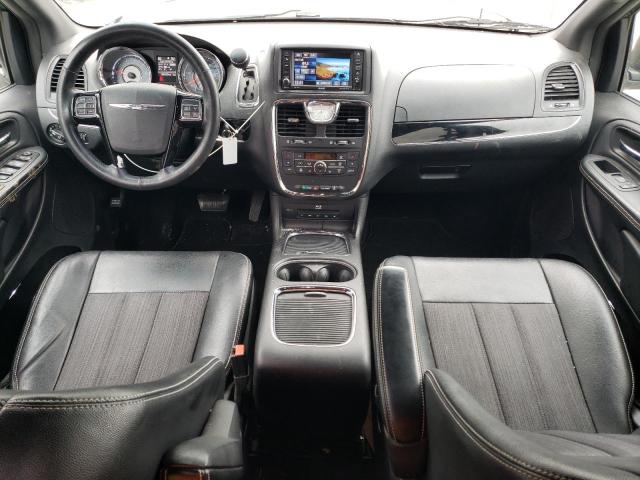 Photo 8 from auction – 2016 CHRYSLER TOWN & COU with VIN 2C4RC1HG1GR158420