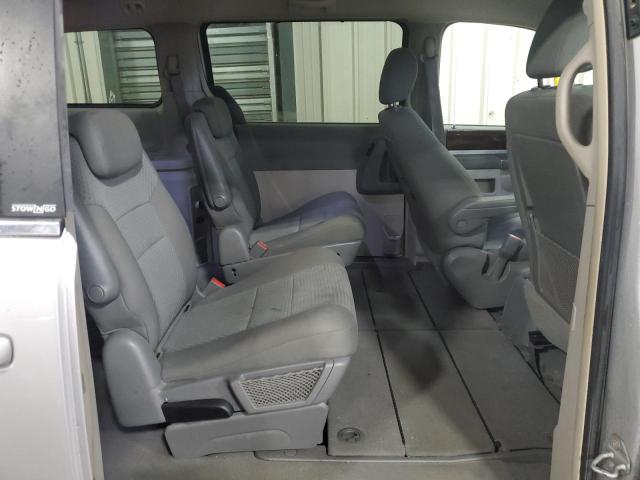 Photo 11 from auction – 2010 CHRYSLER TOWN & COU with VIN 2A4RR5D1XAR151989