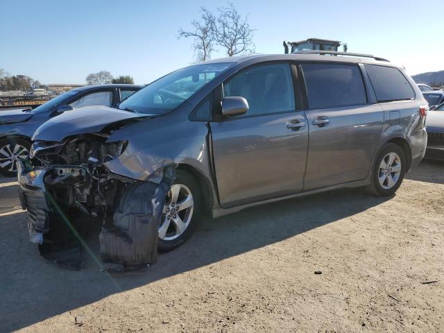 TOYOTA SIENNA LE 2018 with VIN 5TDKZ3DC8JS948200 - Photo from auction