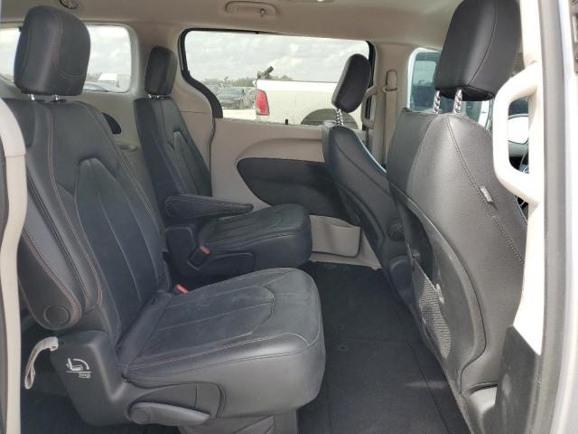 Photo 11 from auction – 2017 CHRYSLER PACIFICA T with VIN 2C4RC1BG0HR836245