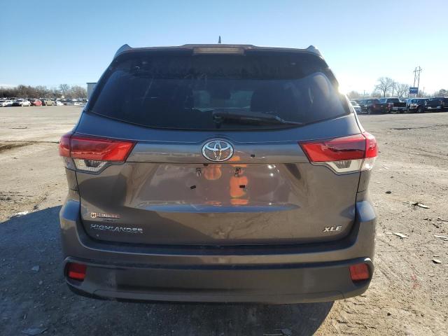 Снимка 6 от търг – 2018 TOYOTA HIGHLANDER с VIN 5TDKZRFH4JS549022