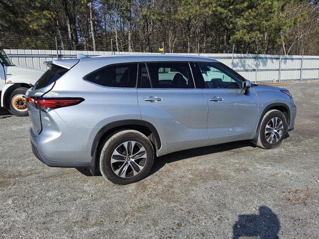 Photo 3 from auction – 2022 TOYOTA HIGHLANDER with VIN 5TDGBRCH2NS561089