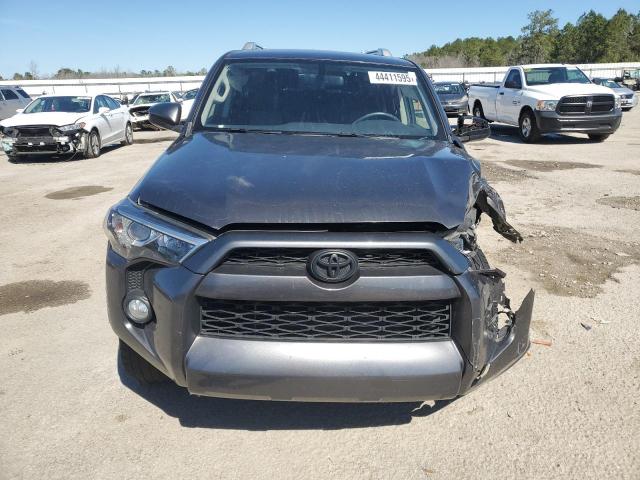 Photo 5 from auction – 2018 TOYOTA 4RUNNER SR with VIN JTEZU5JRXJ5165737