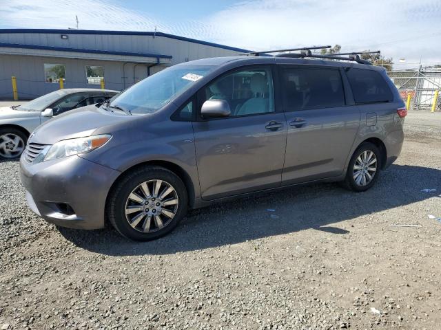 TOYOTA SIENNA LE 2017 with VIN 5TDJZ3DC0HS162025 - Photo from auction