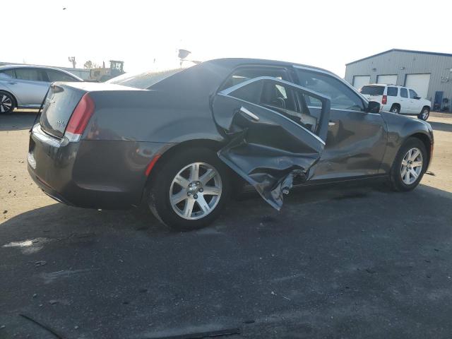 Photo 3 from auction – 2017 CHRYSLER 300C PLATI with VIN 2C3CCAPGXHH661222