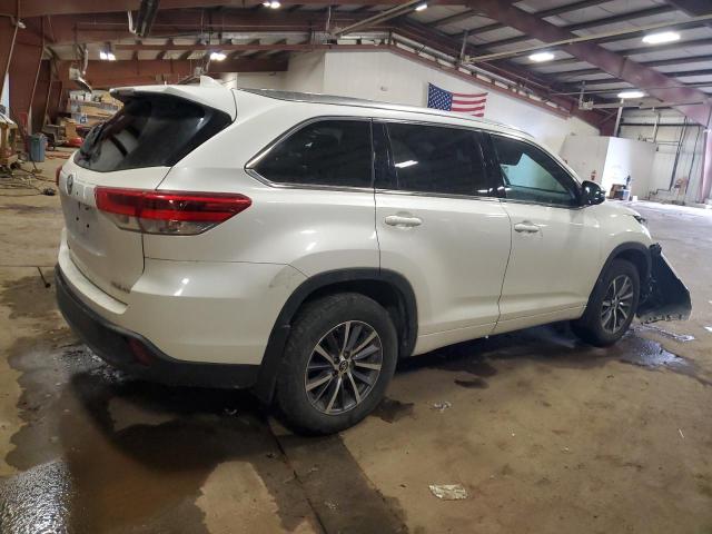 Photo 3 from auction – 2018 TOYOTA HIGHLANDER with VIN 5TDJZRFH1JS558112