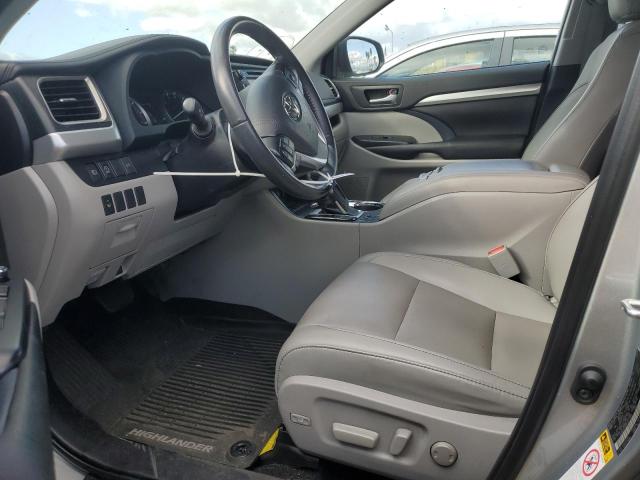 Photo 7 from auction – 2019 TOYOTA HIGHLANDER with VIN 5TDKZRFH1KS572291