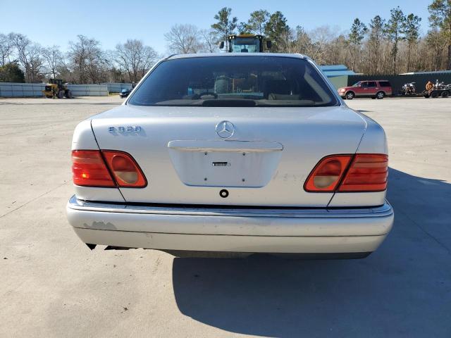 Photo 6 from auction – 1999 MERCEDES-BENZ E 320 with VIN WDBJF65H7XA928654
