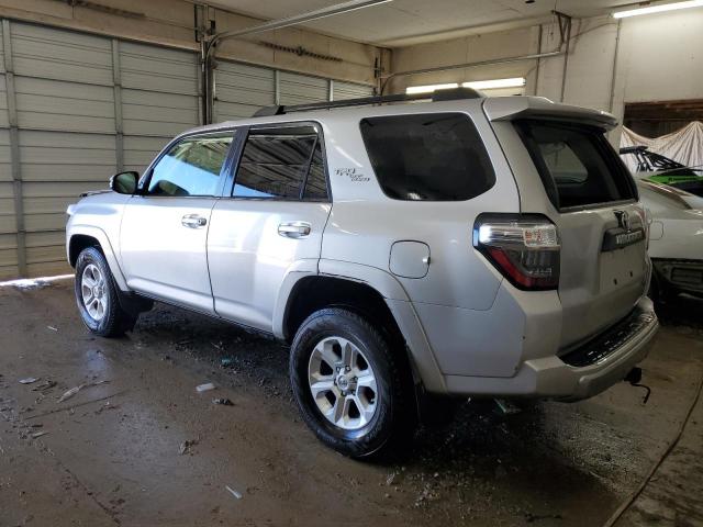 Photo 2 from auction – 2020 TOYOTA 4RUNNER SR with VIN JTEBU5JR0L5763890