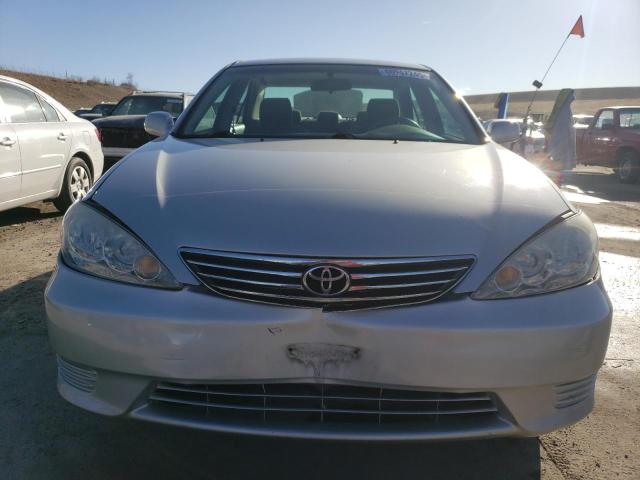 Photo 5 from auction – 2005 TOYOTA CAMRY LE with VIN 4T1BF30K95U082414