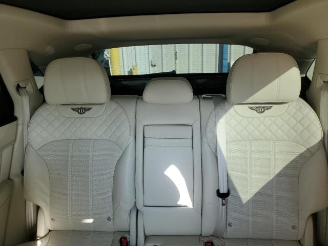Photo 10 from auction – 2017 BENTLEY BENTAYGA with VIN SJAAC2ZVXHC016000