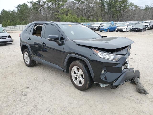 Photo 4 from auction – 2020 TOYOTA RAV4 XLE with VIN 2T3W1RFVXLC069553