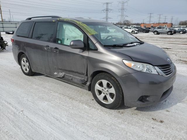 Photo 4 from auction – 2015 TOYOTA SIENNA LE with VIN 5TDKK3DC3FS670625