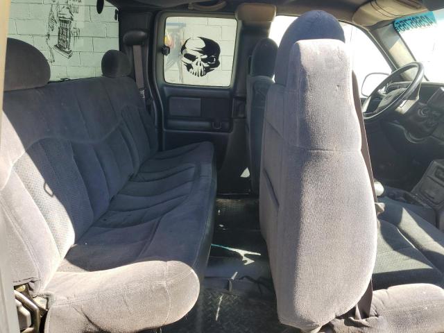 Photo 10 from auction – 2002 CHEVROLET SILVERADO with VIN 2GCEK19TX21250954
