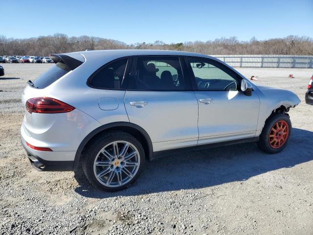 Снимка 3 от търг – 2016 PORSCHE CAYENNE с VIN WP1AA2A28GLA00736