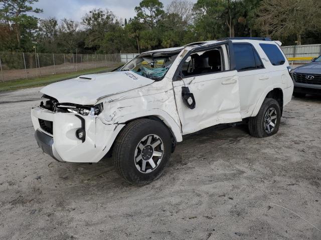 TOYOTA 4RUNNER SR 2021 with VIN JTERU5JR8M5851280 - Photo from auction