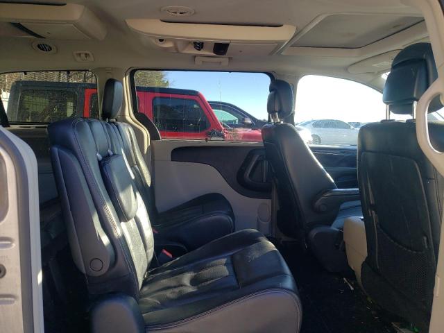 Photo 11 from auction – 2013 CHRYSLER TOWN & COU with VIN 2C4RC1CG8DR677354