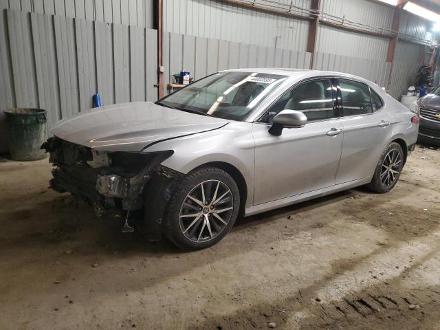 TOYOTA CAMRY XLE 2022 with VIN 4T1F31AK2NU041183 - Photo from auction