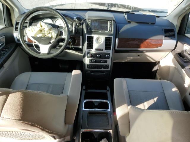 Photo 8 from auction – 2010 CHRYSLER TOWN & COU with VIN 2A4RR8DX9AR414401