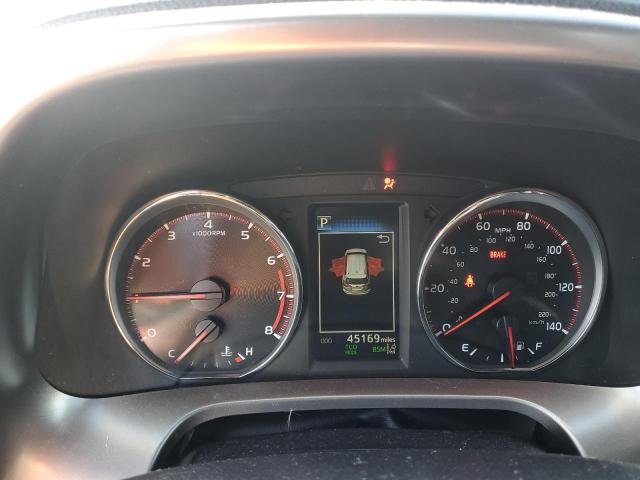 Photo 9 from auction – 2018 TOYOTA RAV4 SE with VIN JTMNFREV6JD124734