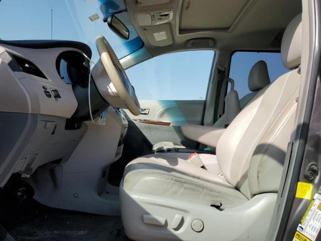 Photo 7 from auction – 2012 TOYOTA SIENNA XLE with VIN 5TDYK3DC0CS279356