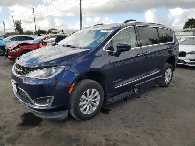 CHRYSLER PACIFICA T 2019 with VIN 2C4RC1BG7KR732536 - Photo from auction