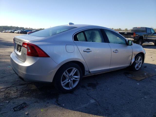 Photo 3 from auction – 2015 VOLVO S60 PREMIE with VIN YV126MFK3F2364217