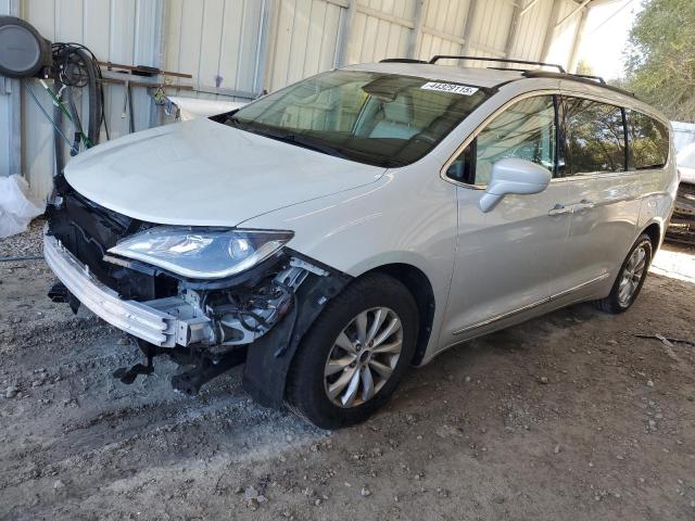 CHRYSLER PACIFICA T 2017 with VIN 2C4RC1BG8HR688247 - Photo from auction
