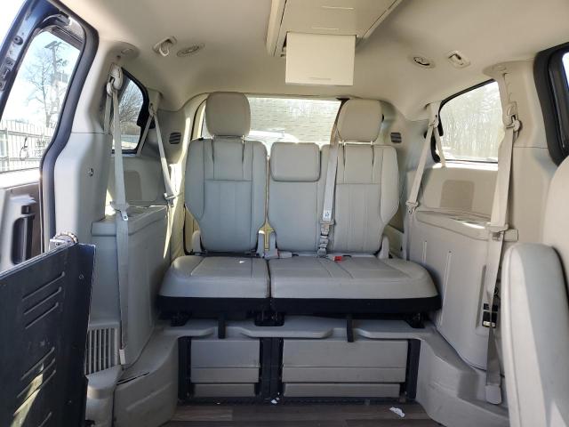 Photo 10 from auction – 2013 CHRYSLER TOWN & COU with VIN 2C4RC1BG4DR776738
