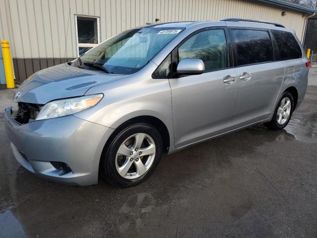 Photo 1 from auction – 2013 TOYOTA SIENNA LE with VIN 5TDKK3DC2DS323087