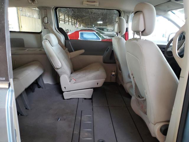 Photo 11 from auction – 2010 CHRYSLER TOWN & COU with VIN 2A4RR2D17AR414891