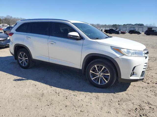 Photo 4 from auction – 2019 TOYOTA HIGHLANDER with VIN 5TDKZRFH2KS307623