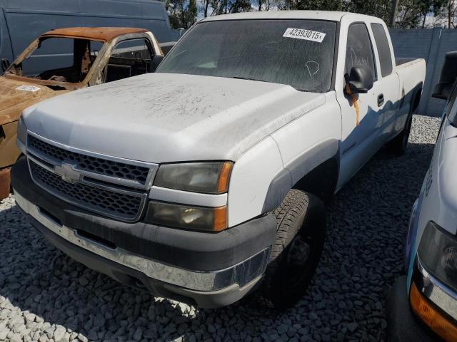 CHEVROLET SILVERADO 2005 with VIN 1GCHC29U85E100398 - Photo from auction