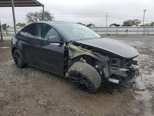 Снимка 4 от търг – 2021 TESLA MODEL Y с VIN 5YJYGAEE4MF207314