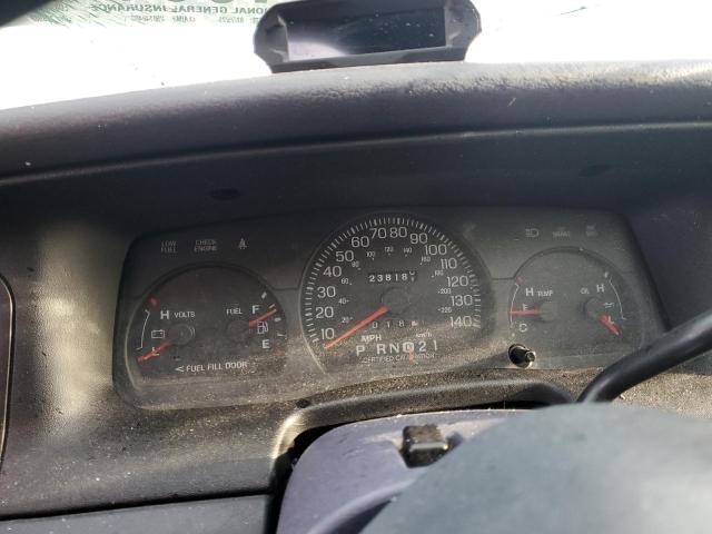 Снимка 9 от търг – 2001 FORD CROWN VICT с VIN 2FAFP71W91X128988