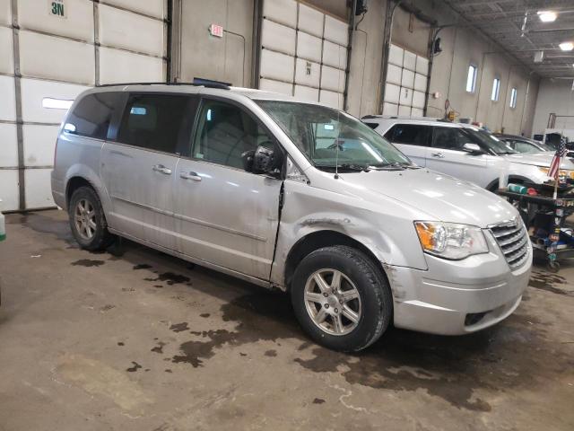 Photo 4 from auction – 2010 CHRYSLER TOWN & COU with VIN 2A4RR5D19AR306919