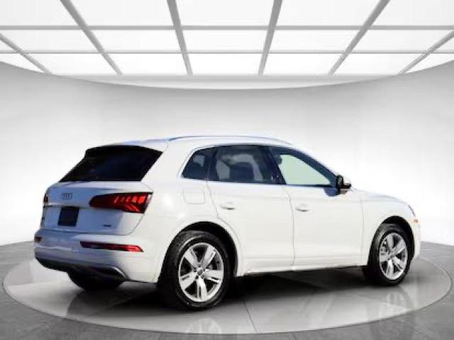 AUDI Q5 PREMIUM 2019 with VIN WA1BNAFY7K2052904 - Photo from auction