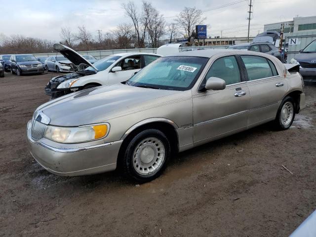 Photo 1 from auction – 2001 LINCOLN TOWN CAR E with VIN 1LNHM81W81Y700002