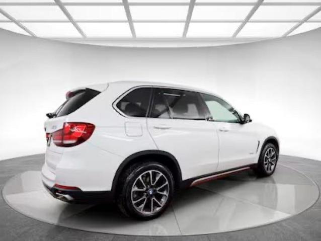 Photo 4 from auction – 2018 BMW X5 XDRIVE3 with VIN 5UXKR0C54JL070489