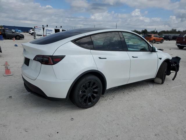 Снимка 3 от търг – 2024 TESLA MODEL Y с VIN 7SAYGDED0RF158471
