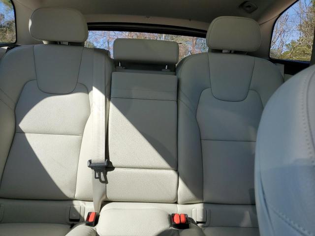 Photo 10 from auction – 2022 VOLVO XC60 B5 MO with VIN YV4L12DK5N1915975