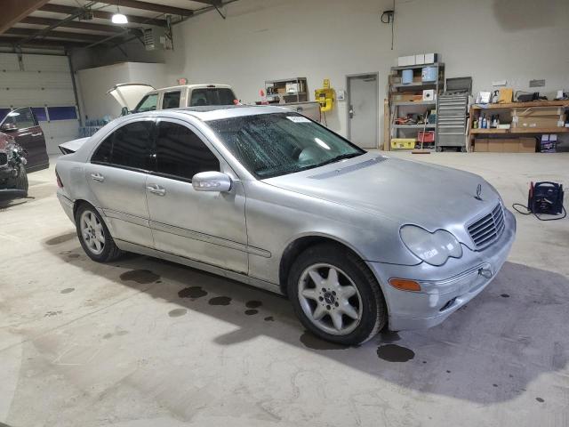 Photo 4 from auction – 2002 MERCEDES-BENZ C 320 with VIN WDBRF64JX2E005125