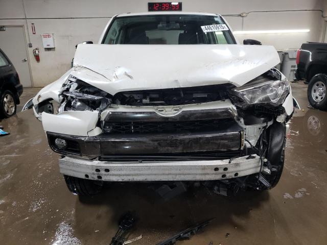Photo 5 from auction – 2019 TOYOTA 4RUNNER SR with VIN JTEBU5JRXK5732676