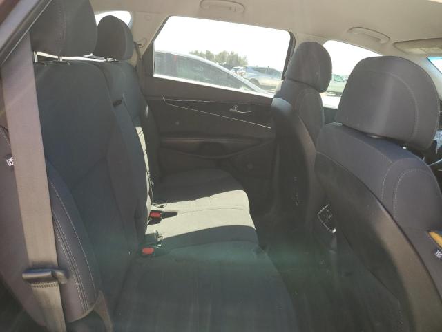 Photo 11 from auction – 2017 KIA SORENTO LX with VIN 5XYPGDA32HG193056