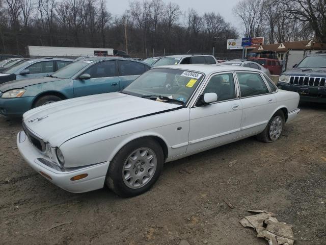 JAGUAR XJ8 1998 with VIN SAJHX1247WC841164 - Photo from auction